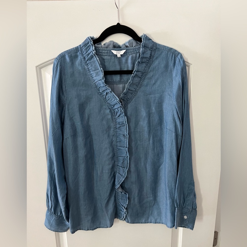 Crown & Ivy Top